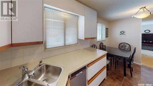 88 Thorn Crescent, Regina, SK - Indoor Photo Showing Kitchen