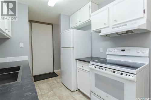 306B 4040 8Th Street E, Saskatoon, SK - Indoor Photo Showing Kitchen