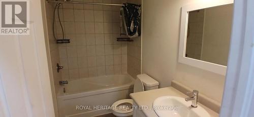 10 Bill Cole Court, Clarington (Bowmanville), ON - Indoor Photo Showing Bathroom