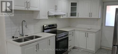 10 Bill Cole Court, Clarington (Bowmanville), ON - Indoor Photo Showing Kitchen With Double Sink