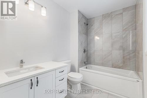 402 Fleet Canuck, Ottawa, ON - Indoor Photo Showing Bathroom