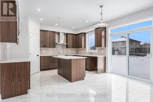 402 Fleet Canuck, Ottawa, ON - Indoor Photo Showing Kitchen