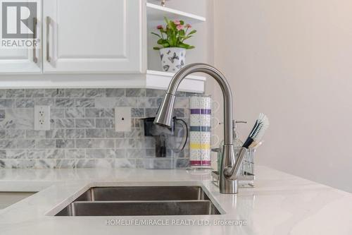 16 Hollingsworth Circle, Brampton, ON - Indoor Photo Showing Kitchen With Double Sink