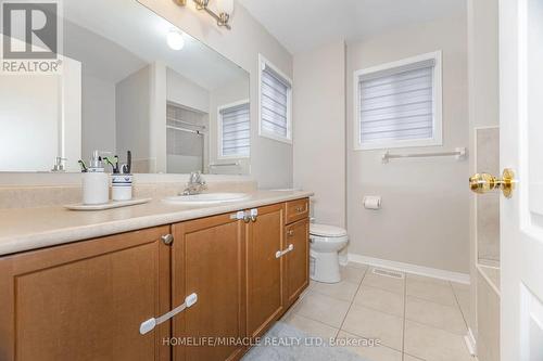 16 Hollingsworth Circle, Brampton, ON - Indoor Photo Showing Bathroom