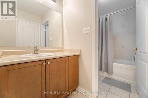 16 Hollingsworth Circle, Brampton, ON - Indoor Photo Showing Bathroom