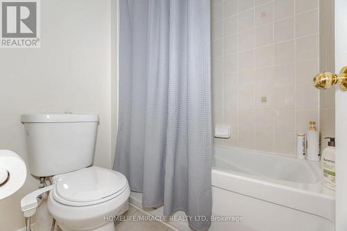 16 Hollingsworth Circle, Brampton, ON - Indoor Photo Showing Bathroom