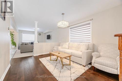 16 Hollingsworth Circle, Brampton, ON - Indoor Photo Showing Living Room