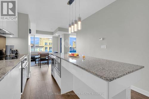 806 - 101 Queen Street, Ottawa, ON - Indoor Photo Showing Kitchen With Upgraded Kitchen