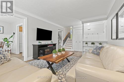 7169 Viscount Street, Niagara Falls (212 - Morrison), ON - Indoor Photo Showing Living Room