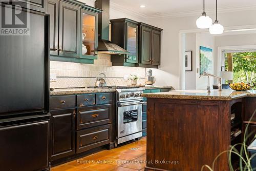 365 2Nd Avenue E, Owen Sound, ON - Indoor Photo Showing Kitchen