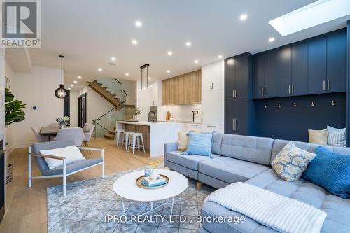 303 Wychwood Avenue, Toronto, ON - Indoor Photo Showing Living Room