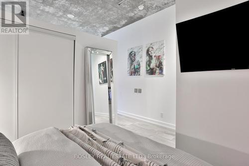 447 - 33 Mill Street, Toronto, ON - Indoor Photo Showing Bedroom