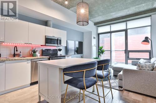 447 - 33 Mill Street, Toronto, ON - Indoor Photo Showing Kitchen