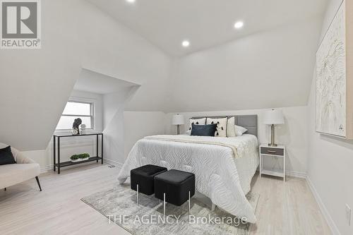 5122 Jepson Street, Niagara Falls (211 - Cherrywood), ON - Indoor Photo Showing Bedroom