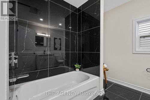 5122 Jepson Street, Niagara Falls (211 - Cherrywood), ON - Indoor Photo Showing Bathroom