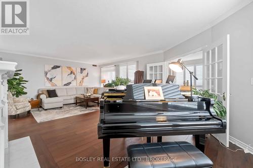 2603 - 701 Geneva Street, St. Catharines (437 - Lakeshore), ON - Indoor Photo Showing Living Room