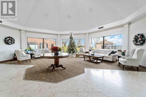 2603 - 701 Geneva Street, St. Catharines (437 - Lakeshore), ON - Indoor Photo Showing Living Room