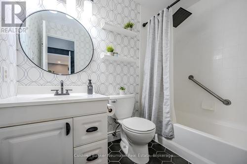 1206 - 55 Green Valley Drive, Kitchener, ON - Indoor Photo Showing Bathroom