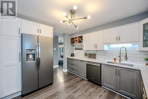 1206 - 55 Green Valley Drive, Kitchener, ON - Indoor Photo Showing Kitchen