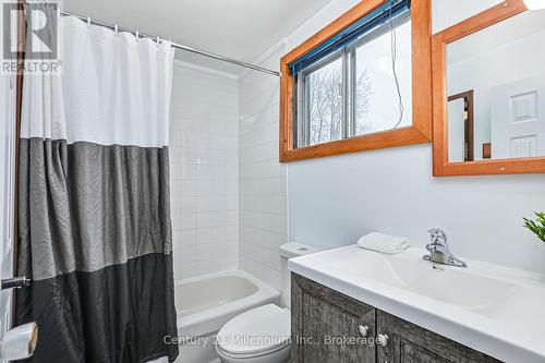 141 Kandahar Lane, Blue Mountains (Blue Mountain Resort Area), ON - Indoor Photo Showing Bathroom