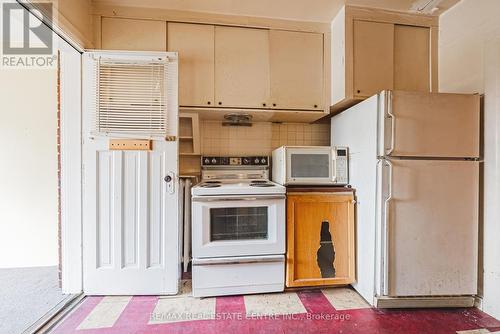 8 Main Street, Toronto, ON - Indoor Photo Showing Kitchen