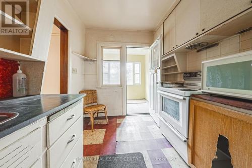 8 Main Street, Toronto, ON - Indoor Photo Showing Kitchen