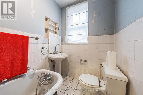 8 Main Street, Toronto, ON - Indoor Photo Showing Bathroom