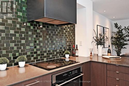 128 Larksmere Court, Markham, ON - Indoor Photo Showing Kitchen