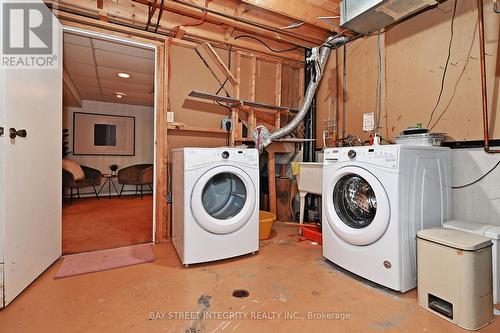 128 Larksmere Court, Markham, ON - Indoor Photo Showing Laundry Room