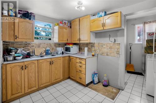 412 Prince Road, Windsor, ON - Indoor Photo Showing Kitchen With Double Sink