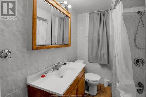 412 Prince Road, Windsor, ON - Indoor Photo Showing Bathroom