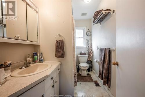 1621 Tourangeau Road, Windsor, ON - Indoor Photo Showing Bathroom