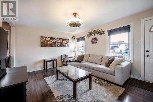 1621 Tourangeau Road, Windsor, ON - Indoor Photo Showing Living Room