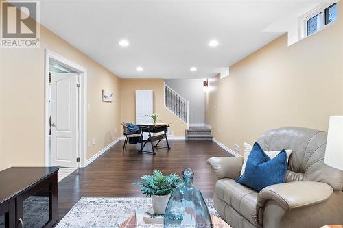 2454 Skinner Street, Lasalle, ON - Indoor Photo Showing Living Room