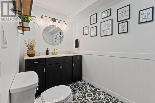 544 River Downs Avenue, Lakeshore, ON - Indoor Photo Showing Bathroom