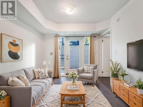 3 - 16 Marquette Avenue, Toronto, ON - Indoor Photo Showing Living Room