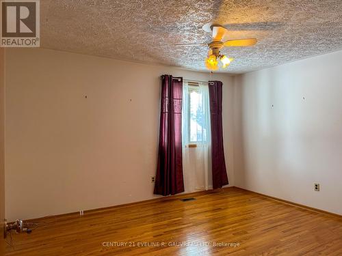 410 Farah Avenue, Temiskaming Shores (New Liskeard), ON - Indoor Photo Showing Other Room