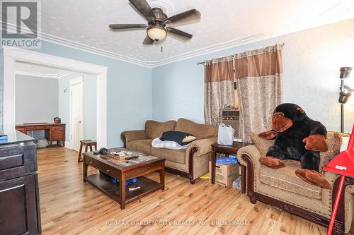 539 King Street, Welland (773 - Lincoln/Crowland), ON - Indoor Photo Showing Living Room