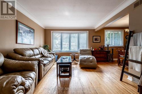 5811 Hillcrest Crescent, Niagara Falls (205 - Church'S Lane), ON - Indoor Photo Showing Living Room