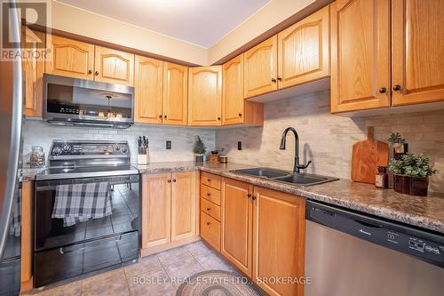 20 Robertson Road, Niagara-On-The-Lake (107 - Glendale), ON - Indoor Photo Showing Kitchen With Double Sink