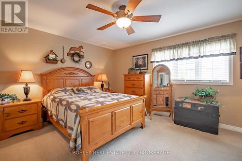 20 Robertson Road, Niagara-On-The-Lake (107 - Glendale), ON - Indoor Photo Showing Bedroom