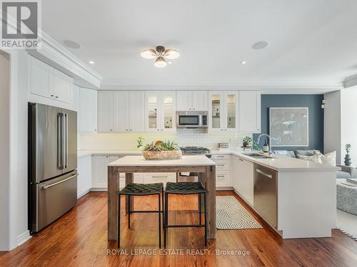 136 Silver Birch Avenue, Toronto, ON - Indoor Photo Showing Kitchen With Upgraded Kitchen