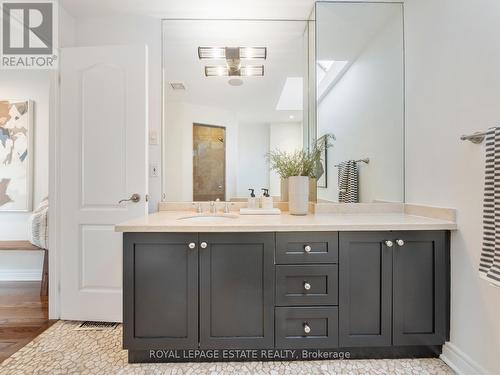 136 Silver Birch Avenue, Toronto, ON - Indoor Photo Showing Bathroom