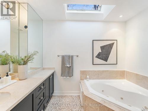 136 Silver Birch Avenue, Toronto, ON - Indoor Photo Showing Bathroom