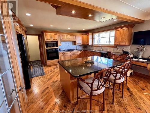 9670 Longwoods Road, Chatham, ON - Indoor Photo Showing Kitchen