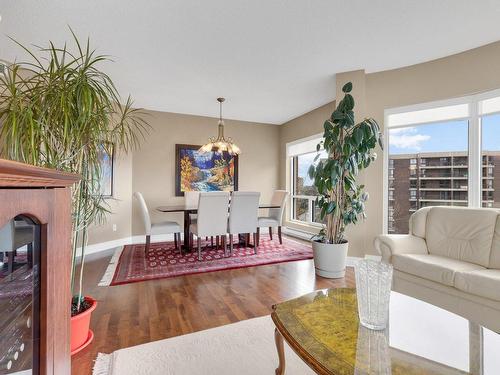 Interior - 504-5845 Av. Marc-Chagall, Côte-Saint-Luc, QC - Indoor Photo Showing Living Room