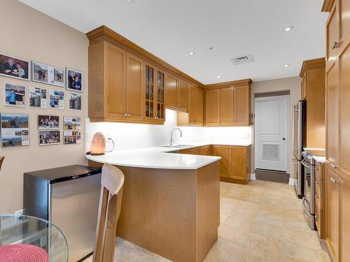 Kitchen - 504-5845 Av. Marc-Chagall, Côte-Saint-Luc, QC - Indoor Photo Showing Kitchen