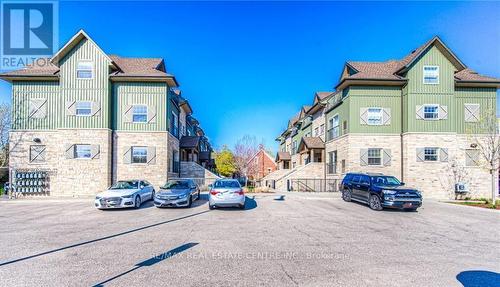 B105 - 112 Union Street E, Waterloo, ON - Outdoor