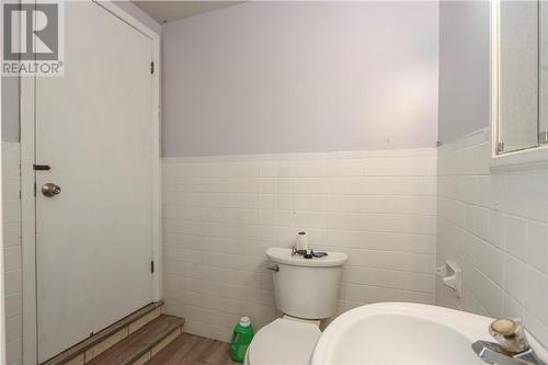 350 Dupont Street, Sudbury, ON - Indoor Photo Showing Bathroom