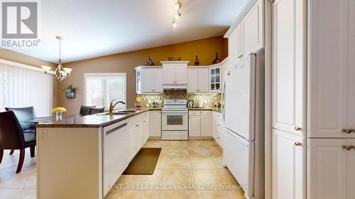 40 - 2100 Denview Avenue, London, ON - Indoor Photo Showing Kitchen With Upgraded Kitchen